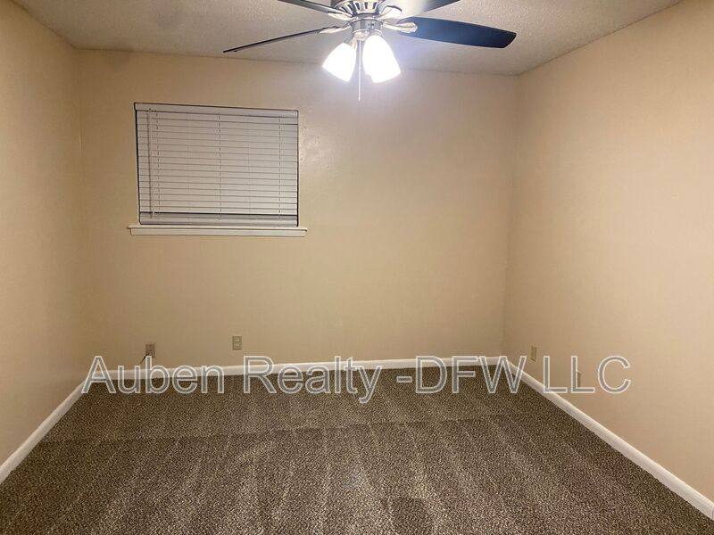 House for rent at 1615 N Alexander St, Sherman, TX 75092