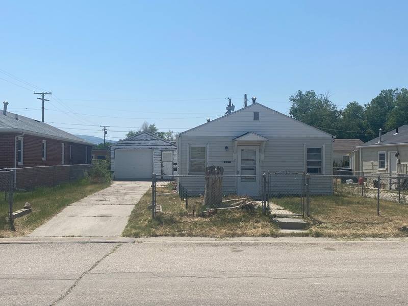 House for rent at 607 Morgan Ave, Mills, WY 82644
