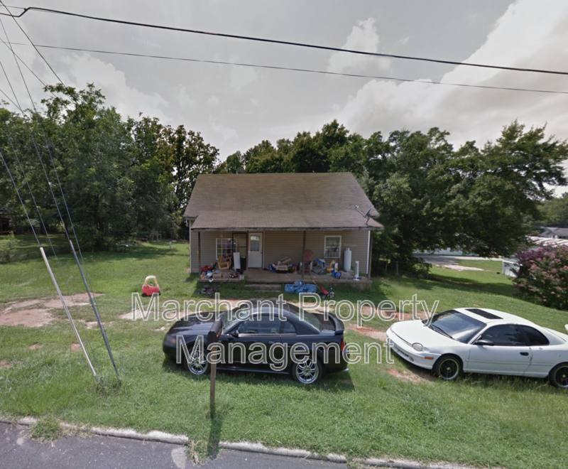House for rent at 102 S 8th St, Easley, SC 29640