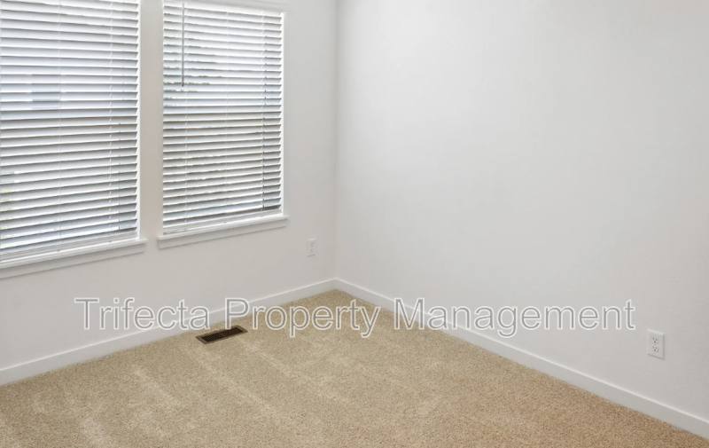 Townhouse for rent at 632 Thoroughbred Lane, Johnstown, CO 80534
