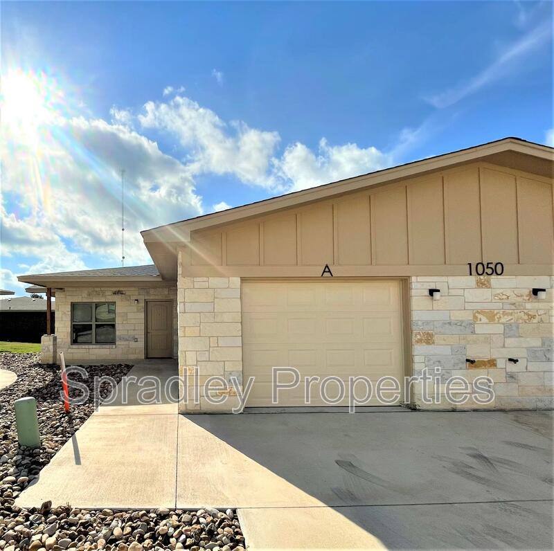 Apartment for rent at 1050A Hibiscus Dr, Belton, TX 76513