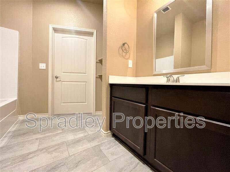 Apartment for rent at 1050A Hibiscus Dr, Belton, TX 76513
