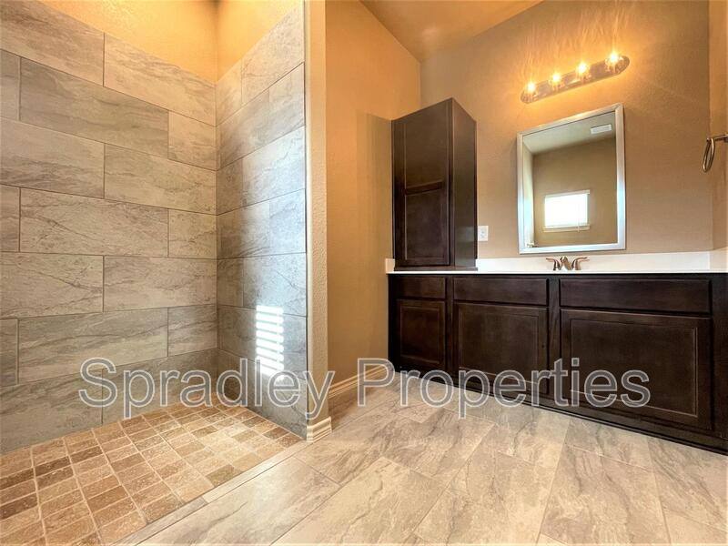 Apartment for rent at 1050A Hibiscus Dr, Belton, TX 76513