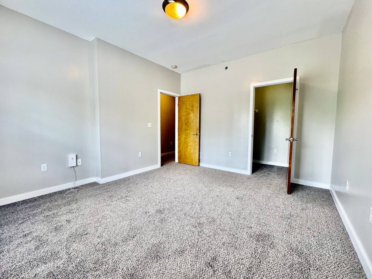 Apartment for rent at 2903 Cherry St, Kansas City, MO 64108