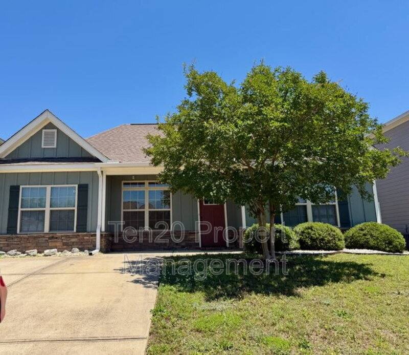 House for rent at 7 Vineyard Dr, Phenix City, AL 36869