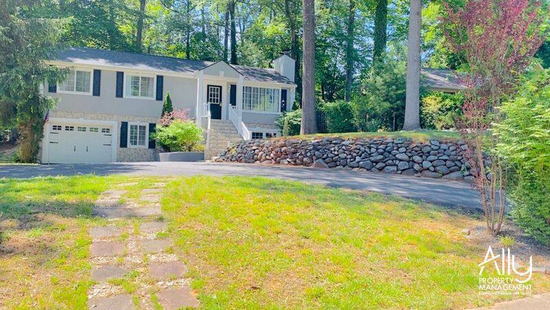House for rent at 512 Woodmont Dr, Charlottesville, VA 22901
