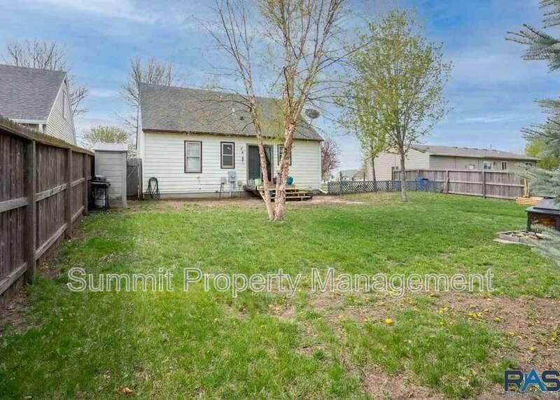 House for rent at 804 E Presentation St, Sioux Falls, SD 57104