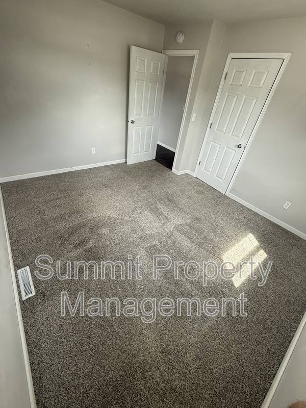 Apartment for rent at 3303 S Holly Ave #2, Sioux Falls, SD 57105