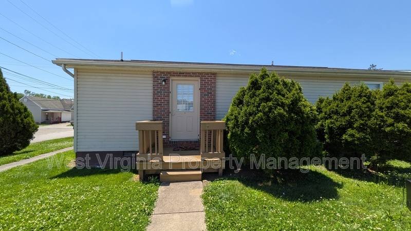 Apartment for rent at 1123 24th St #1123B, Parkersburg, WV 26101