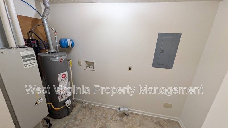 Apartment for rent at 1123 24th St #1123B, Parkersburg, WV 26101