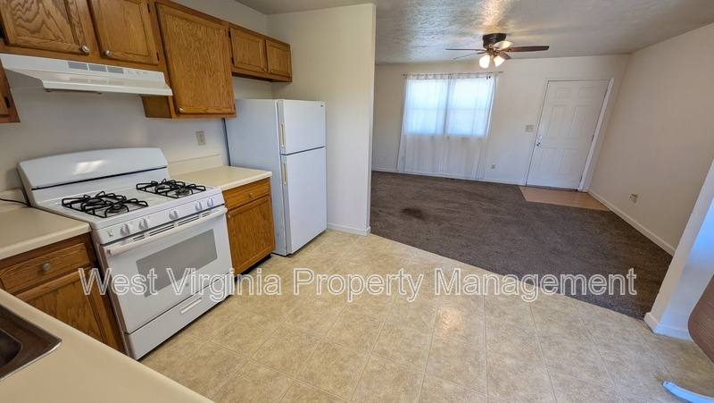 Apartment for rent at 1123 24th St #1123B, Parkersburg, WV 26101