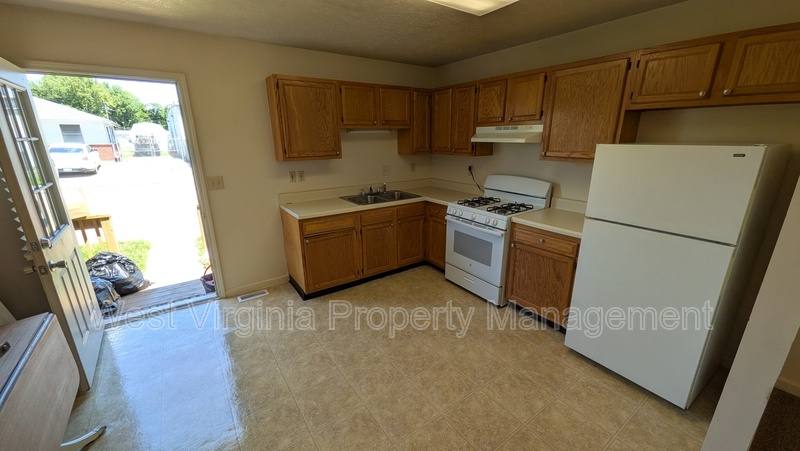 Apartment for rent at 1123 24th St #1123B, Parkersburg, WV 26101