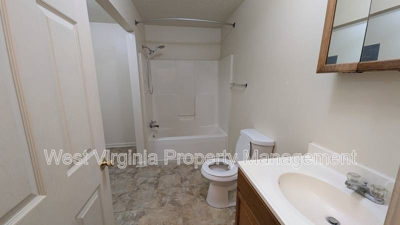 Apartment for rent at 1123 24th St #1123B, Parkersburg, WV 26101