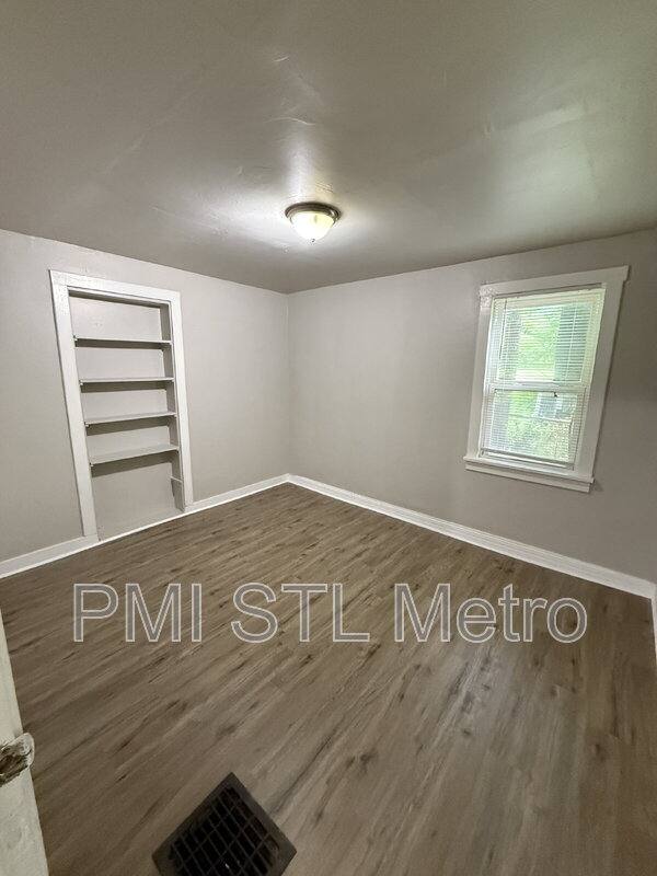 House for rent at 6170 Emerald Ave, Saint Louis, MO 63135