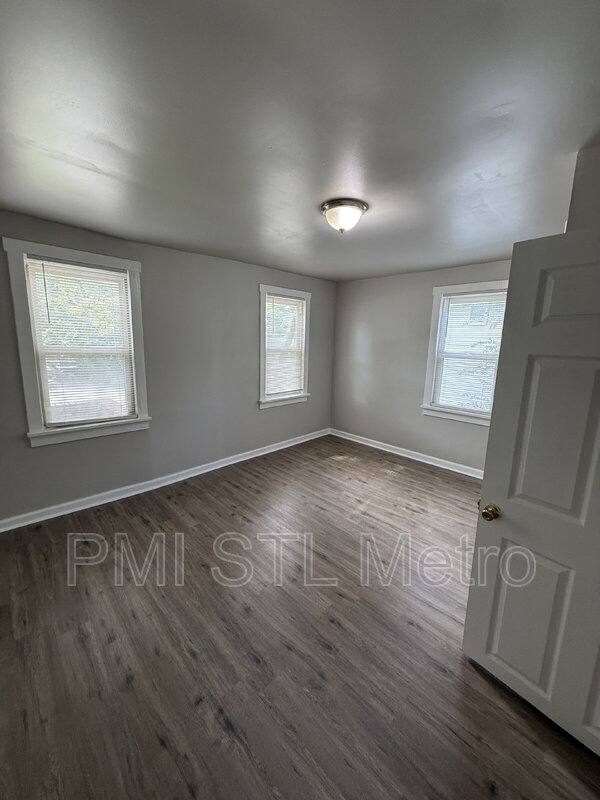 House for rent at 6170 Emerald Ave, Saint Louis, MO 63135