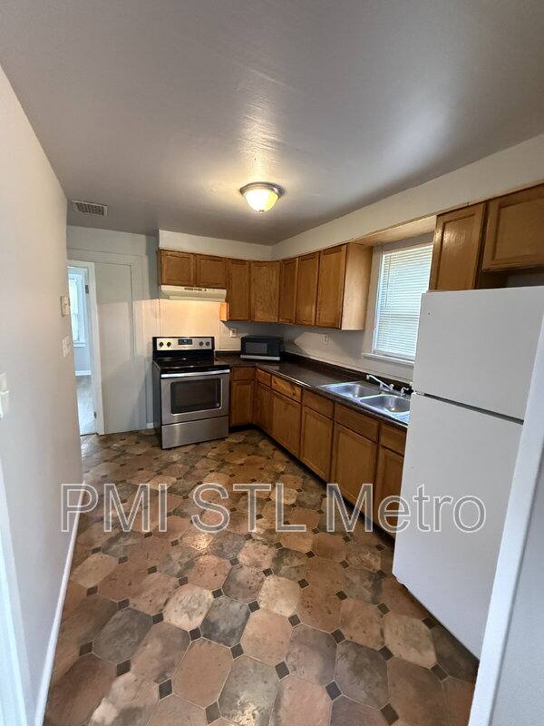 House for rent at 6170 Emerald Ave, Saint Louis, MO 63135