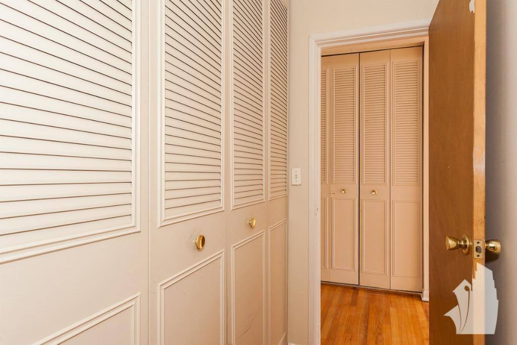 Apartment for rent at 530 W Aldine Ave, Chicago, IL 60657