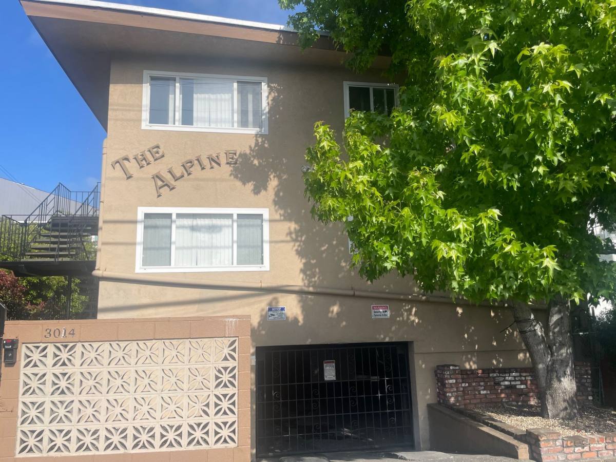 Apartment for rent at 3014 Fruitvale Ave, Oakland, CA 94602