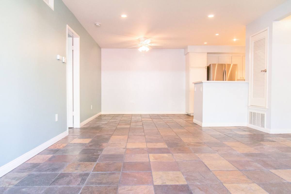Apartment for rent at 12269 Carmel Vista, San Diego, CA 92130
