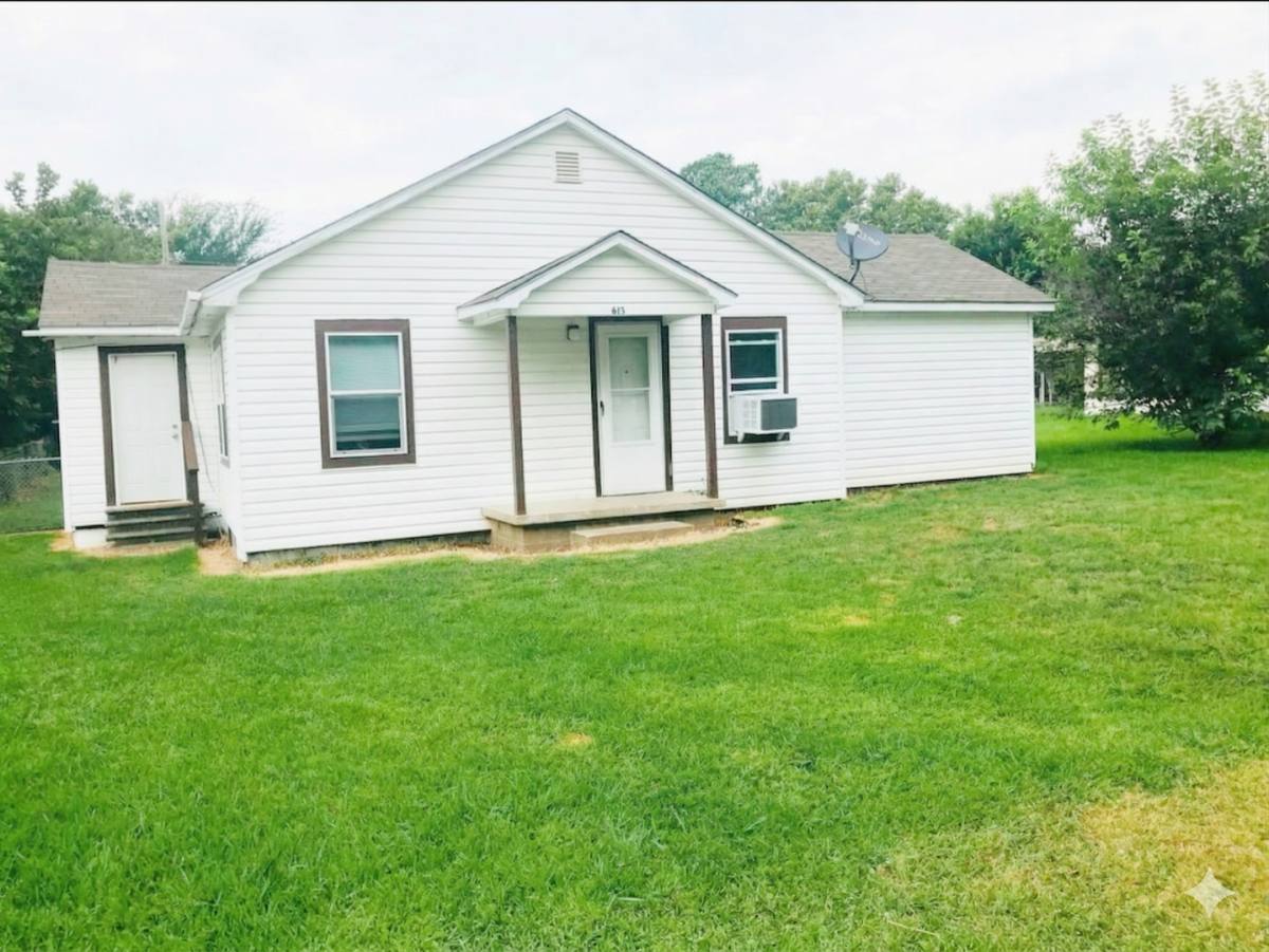 House for rent at 613 N 11th Ave, Durant, OK 74701