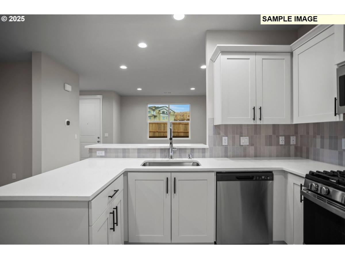 Townhouse for rent at 18418 NE 46th Place, Vancouver, WA 98686