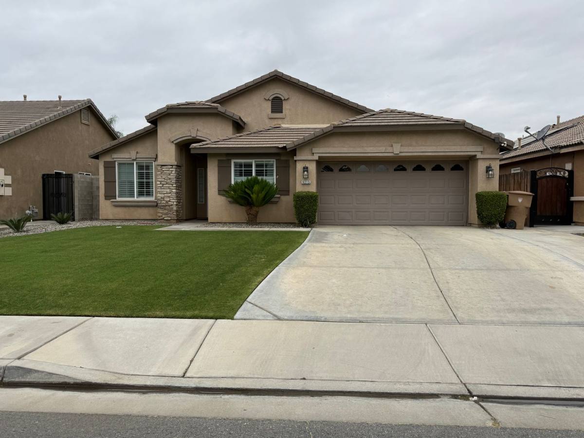 House for rent at 9215 Million Bushel Ave, Bakersfield, CA 93313