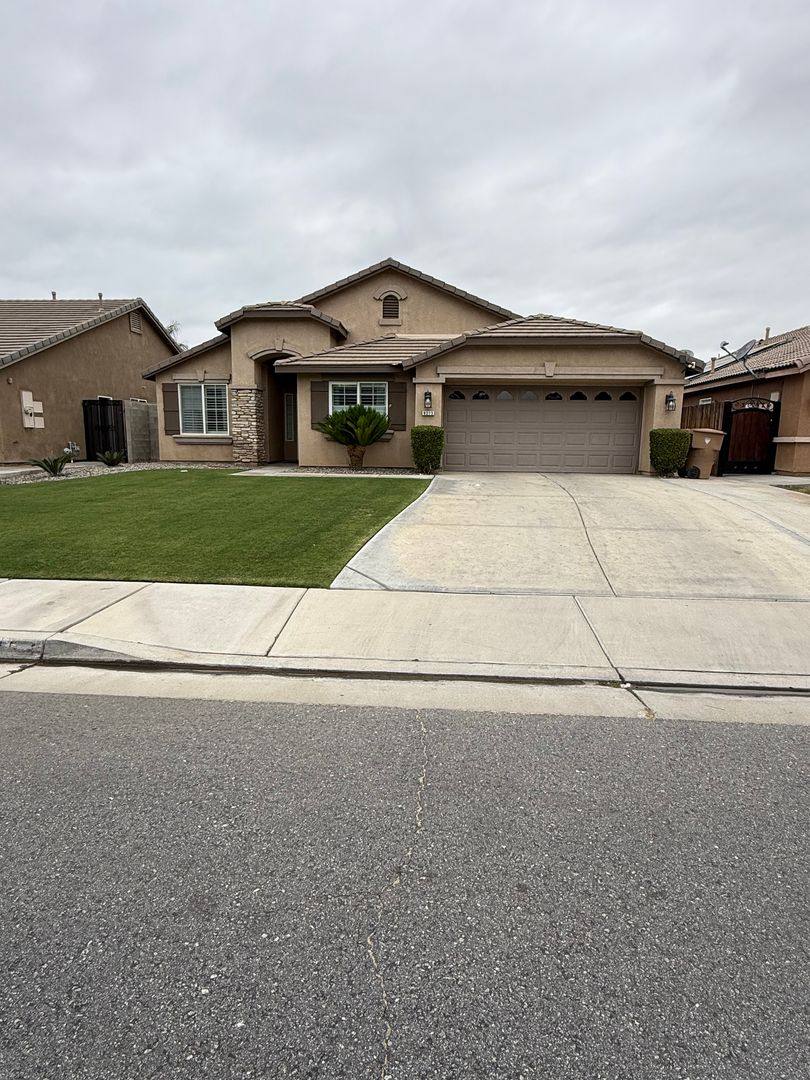 House for rent at 9215 Million Bushel Ave, Bakersfield, CA 93313