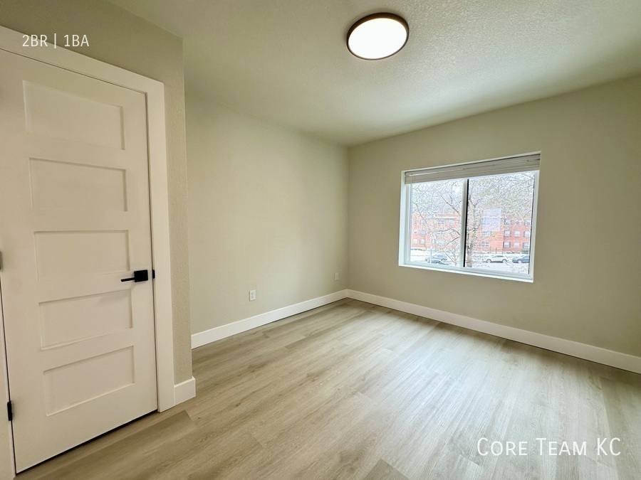 Apartment for rent at 4337 Mercier St #2N, Kansas City, MO 64111