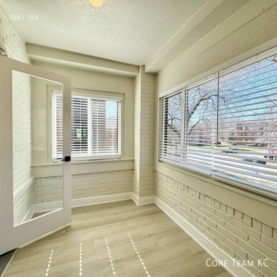 Apartment for rent at 4337 Mercier St #2N, Kansas City, MO 64111