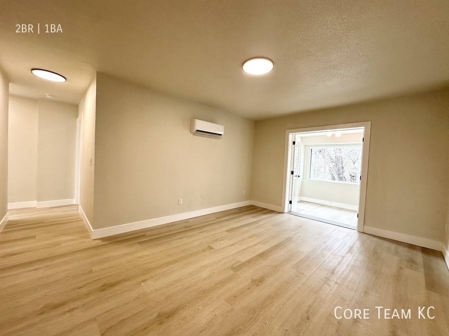 Apartment for rent at 4337 Mercier St #2N, Kansas City, MO 64111