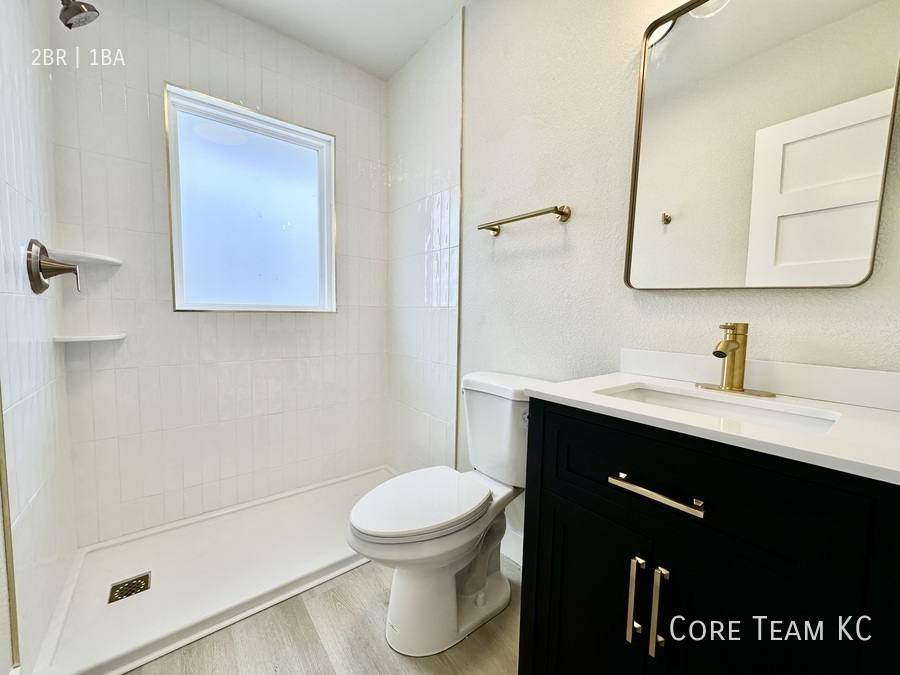 Apartment for rent at 4337 Mercier St #2N, Kansas City, MO 64111