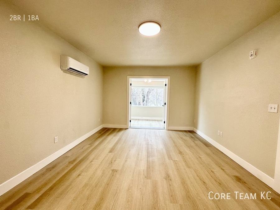 Apartment for rent at 4337 Mercier St #2N, Kansas City, MO 64111