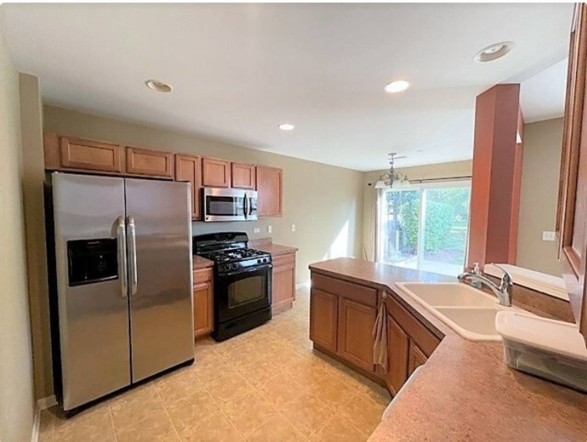 Townhouse for rent at 1403 Crimson Lane, Yorkville, IL 60560