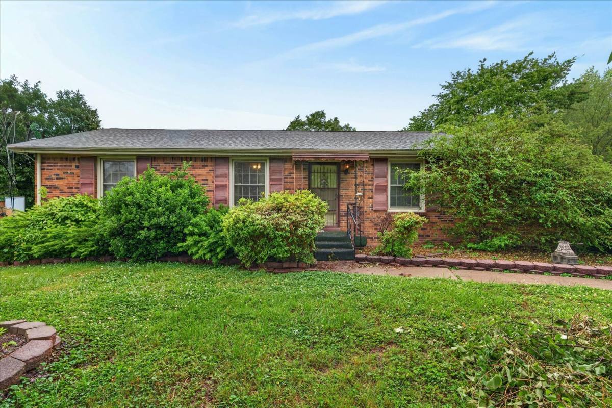 House for rent at 1886 Old Trenton Rd, Clarksville, TN 37040