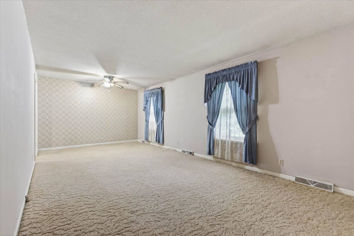 House for rent at 1886 Old Trenton Rd, Clarksville, TN 37040