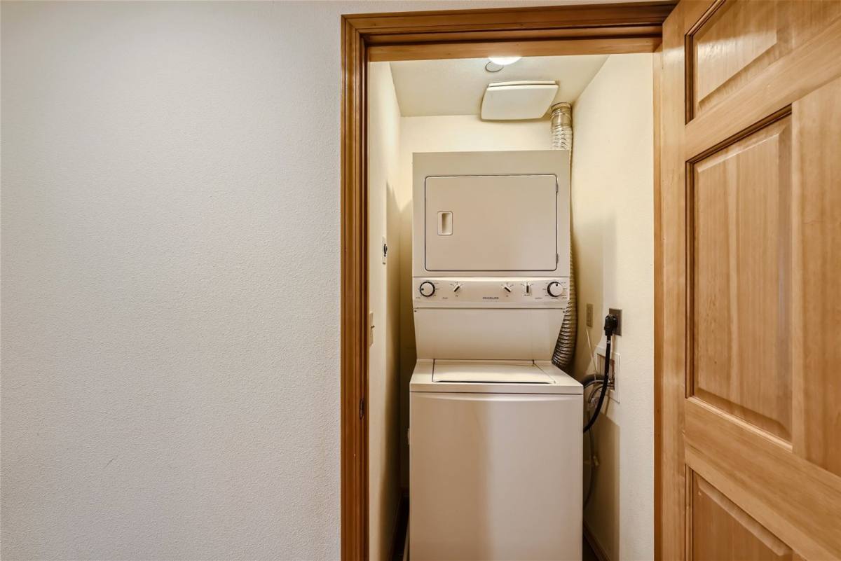 Apartment for rent at 6708 California Ave SW, Seattle, WA 98136