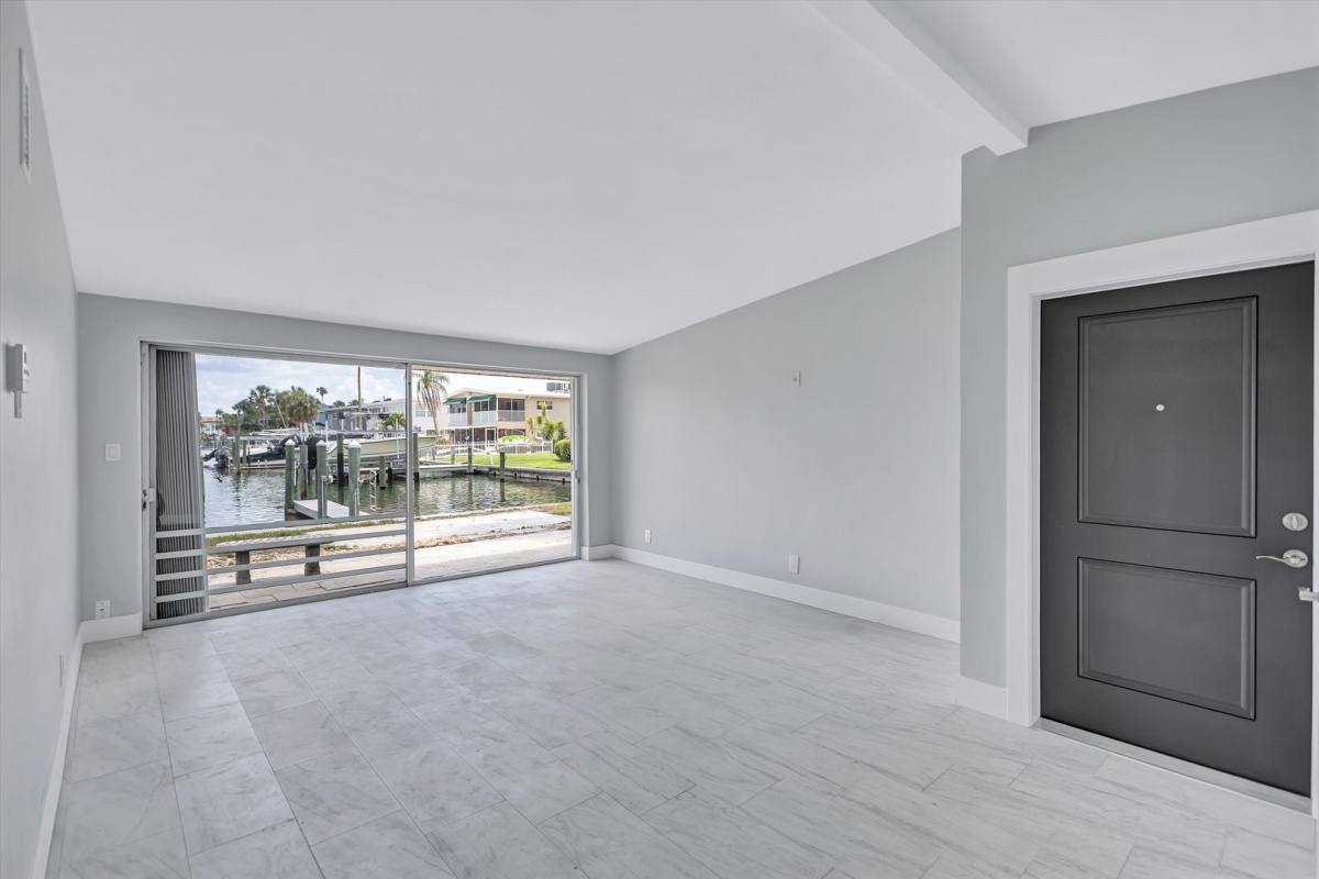 Apartment for rent at 325 Capri Blvd, Saint Petersburg, FL 33710