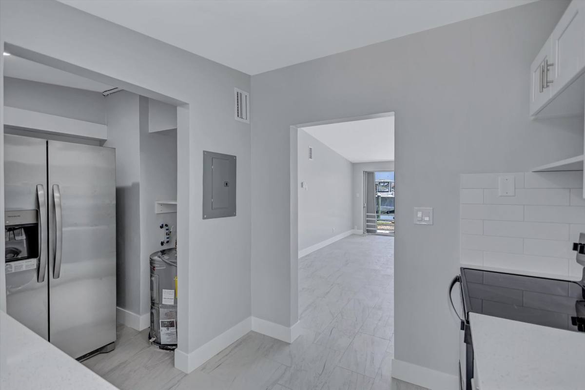 Apartment for rent at 325 Capri Blvd, Saint Petersburg, FL 33710