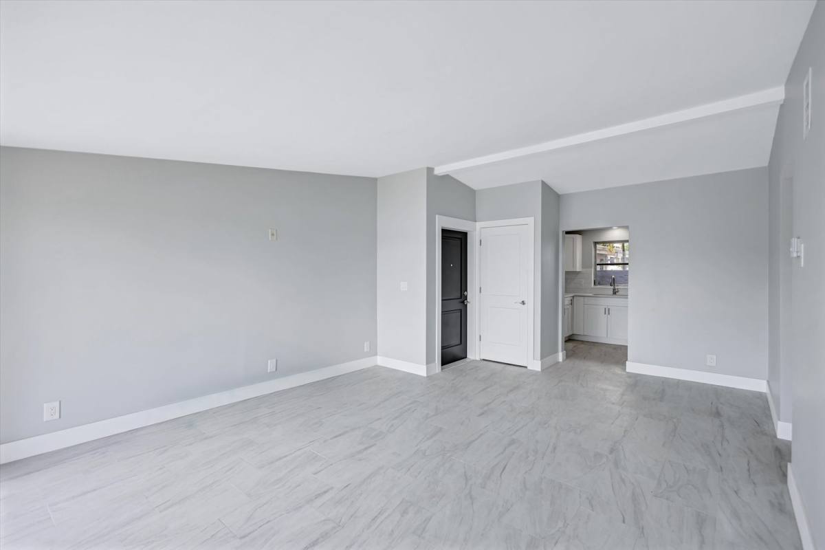 Apartment for rent at 325 Capri Blvd, Saint Petersburg, FL 33710