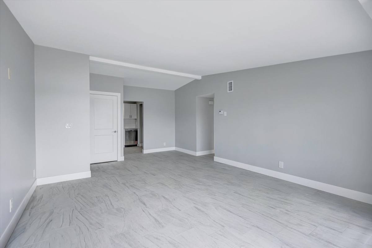 Apartment for rent at 325 Capri Blvd, Saint Petersburg, FL 33710