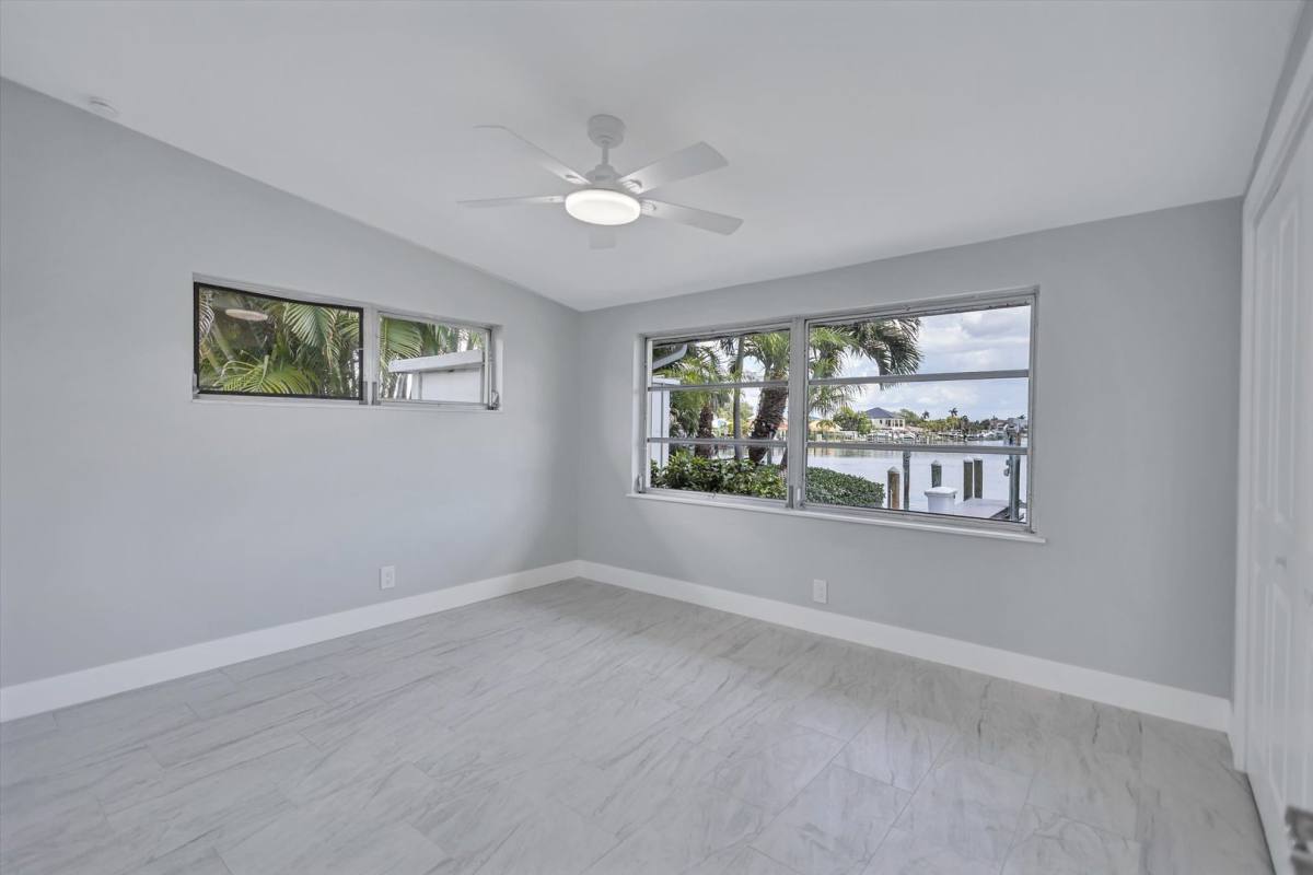 Apartment for rent at 325 Capri Blvd, Saint Petersburg, FL 33710