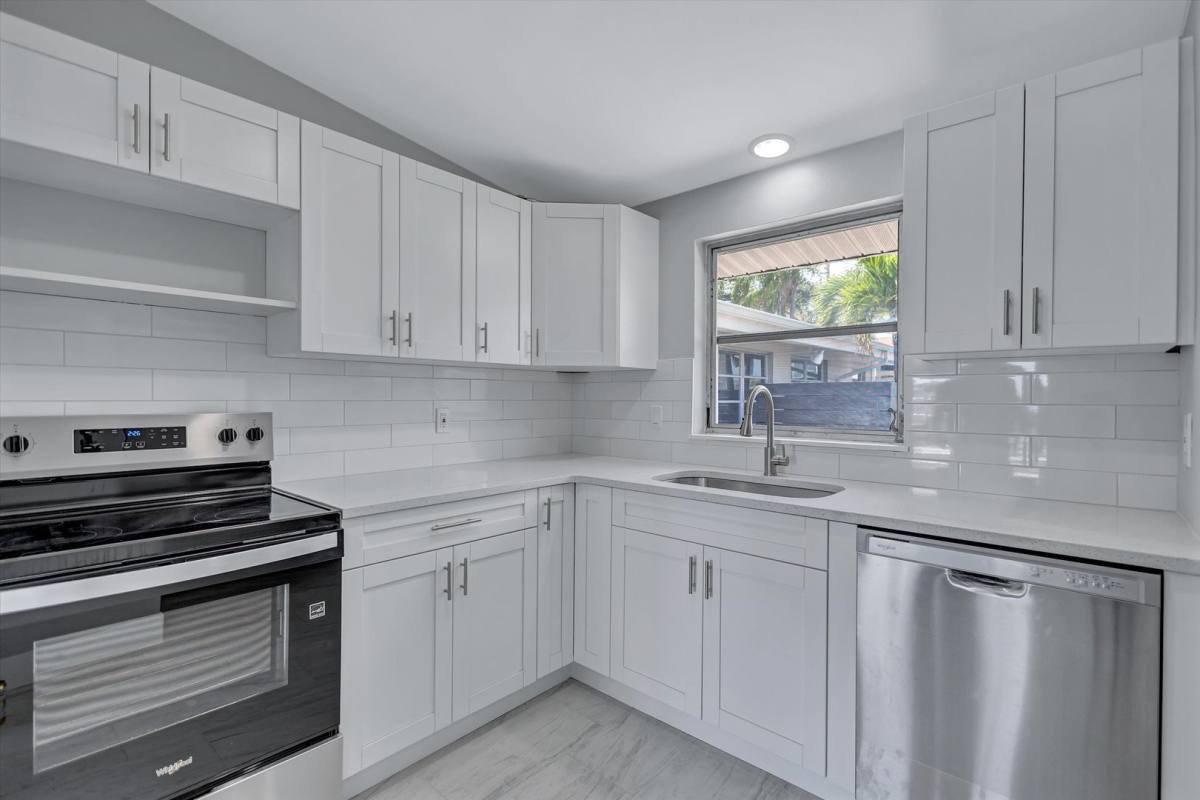 Apartment for rent at 325 Capri Blvd, Saint Petersburg, FL 33710
