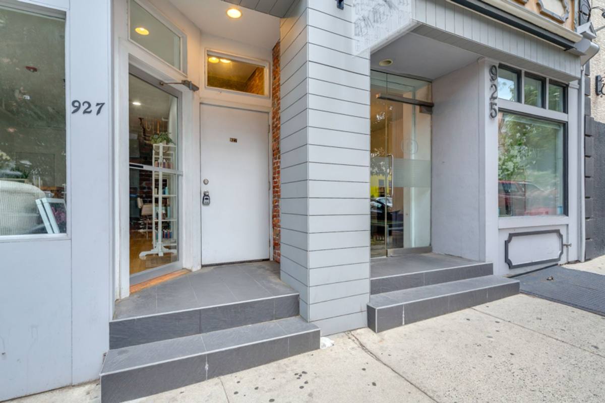 Apartment for rent at 927 N 2nd St, Philadelphia, PA 19123