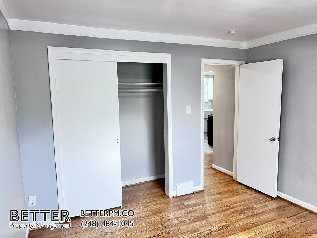 Apartment for rent at 15321-15341 E 9 Mile Rd, Eastpointe, MI 48021