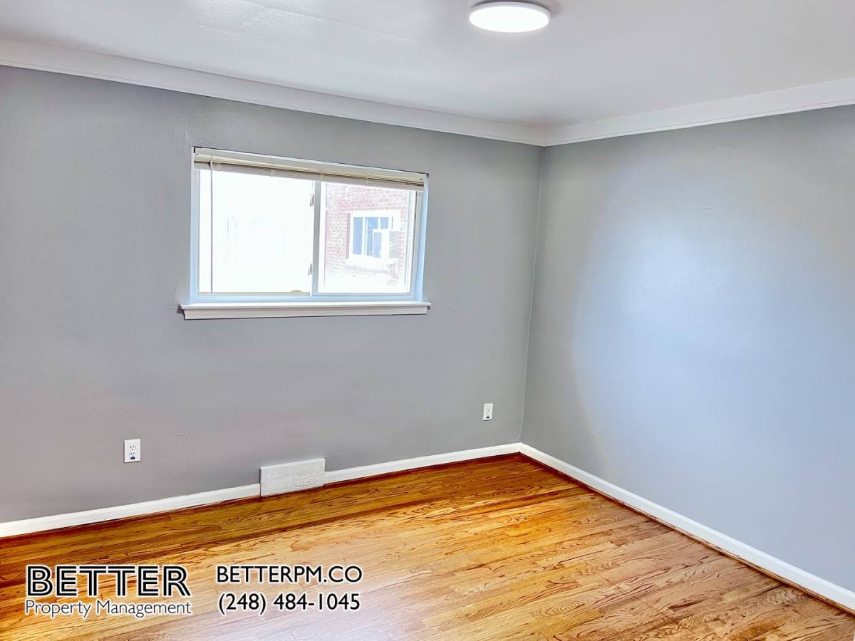 Apartment for rent at 15321-15341 E 9 Mile Rd, Eastpointe, MI 48021