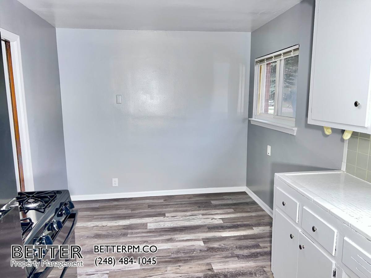 Apartment for rent at 15321-15341 E 9 Mile Rd, Eastpointe, MI 48021