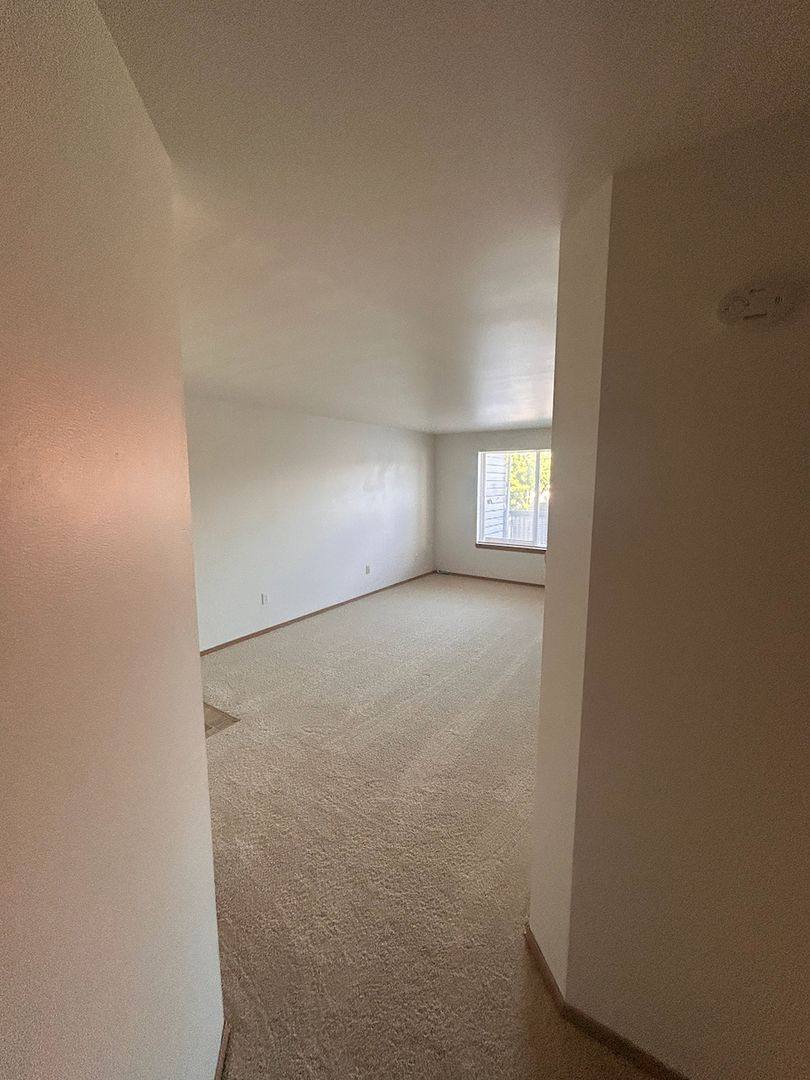 Apartment for rent at 218 Maple Ave, Snohomish, WA 98290