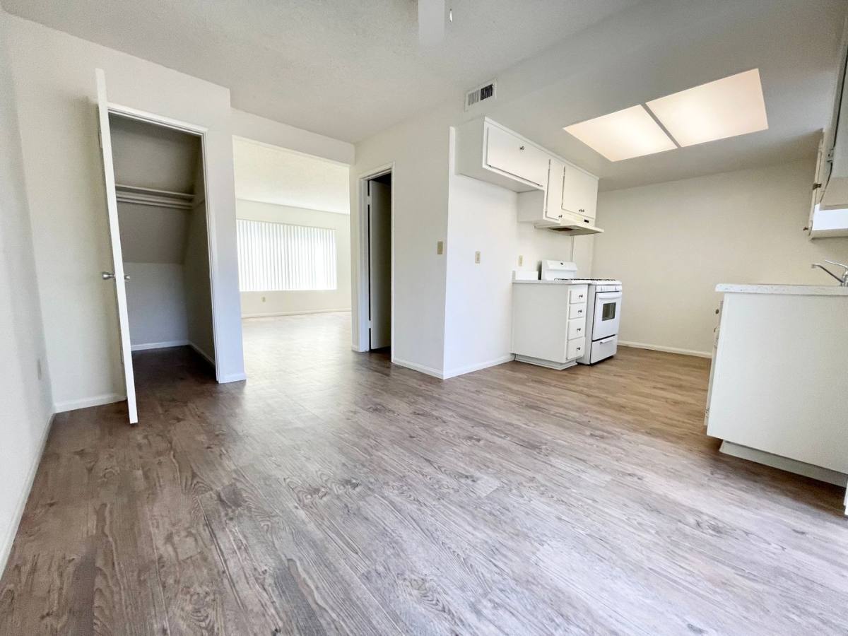 Townhouse for rent at 2183 Via Robles, Oceanside, CA 92054