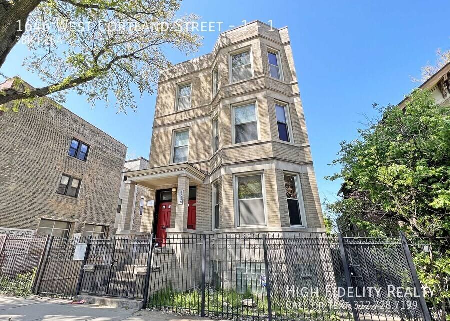 Apartment for rent at 1646 W Cortland St #3, Chicago, IL 60622