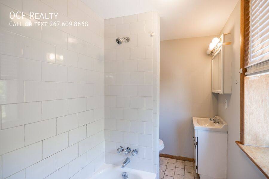 Apartment for rent at 734 S 9th St #4F, Philadelphia, PA 19147